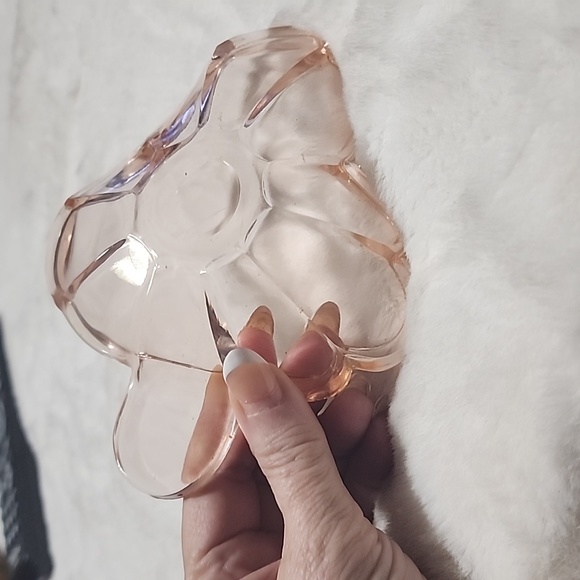 VINTAGE  JEANNETTE  PINK DEPRESSION BOWL. - Picture 3 of 5